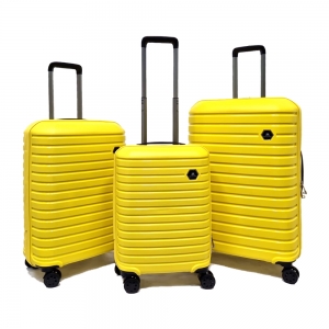 Lightweight suitcase set for international travel